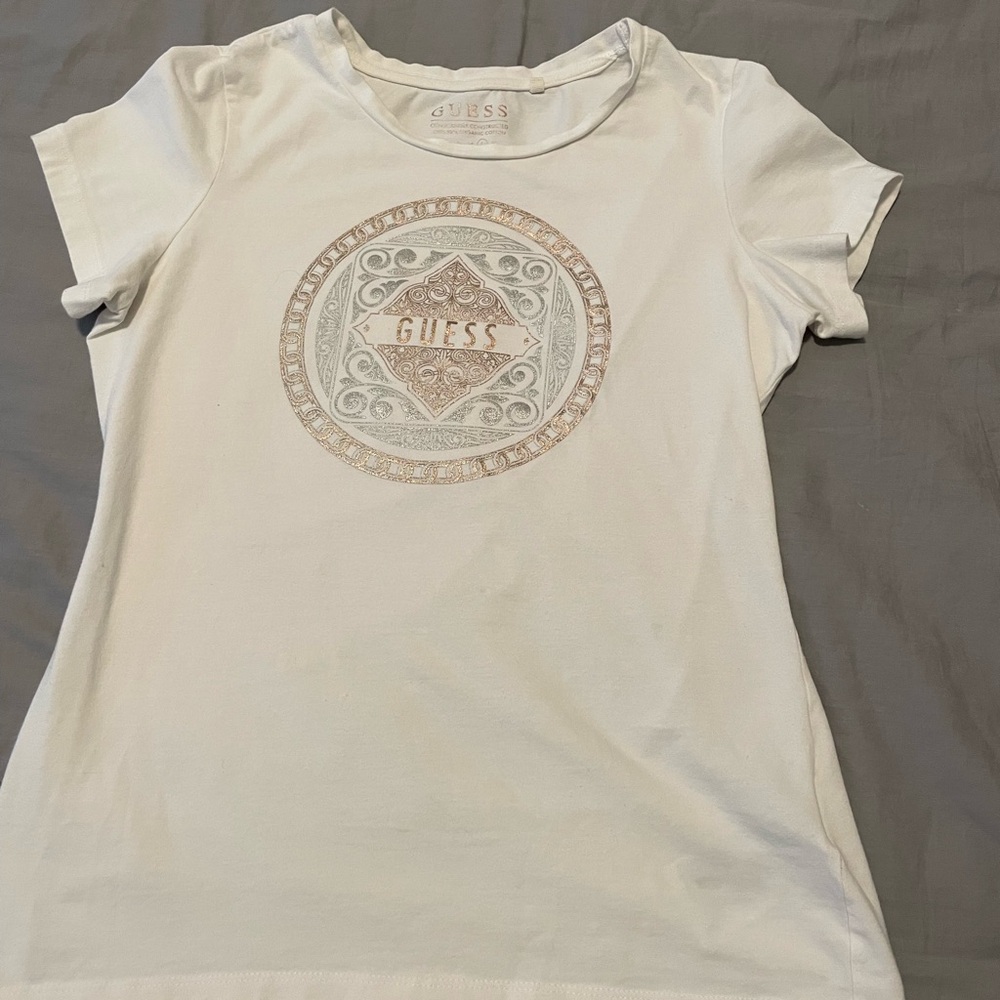 Authentic Guess Ladies Tshirt. Cotton spandex size Medium Cinching ties